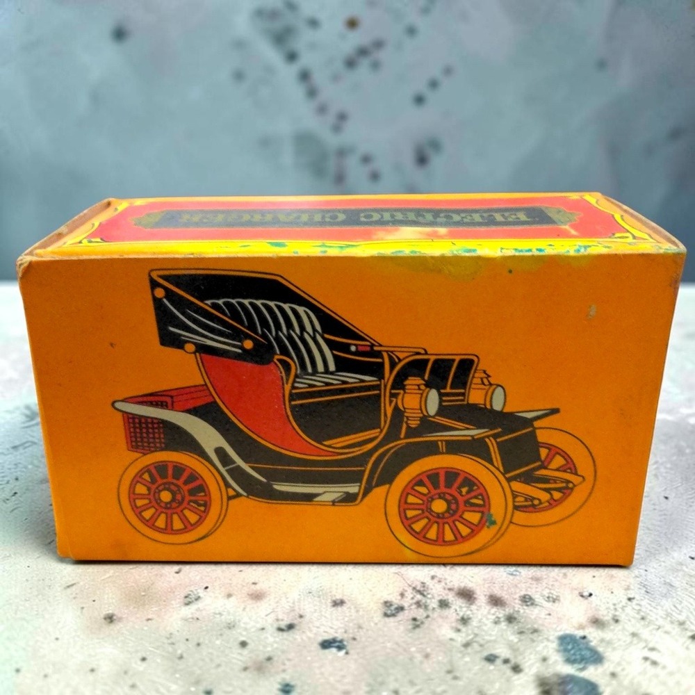 VTG Avon Electric Charger Leather Aftershave Bottle Car Box NOS Unused 5oz 70s